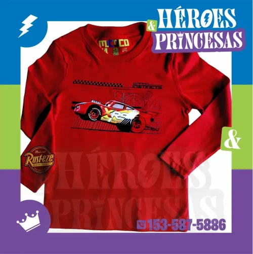 Remera infantil mangas largas con diseño de Rayo McQueen, marca micoco de Héroes y Princesas