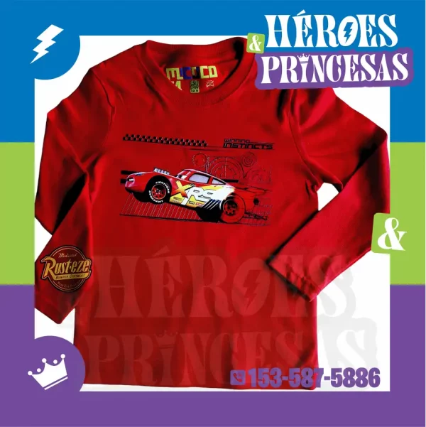 Remera infantil mangas largas con diseño de Rayo McQueen, marca micoco de Héroes y Princesas