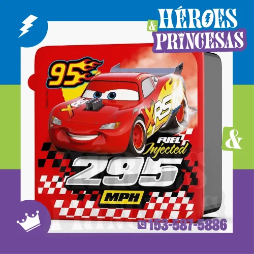 Tupper infantil con diseño de Cars y Lightning McQueen. Estilo racing, ideal para llevar snacks o almuerzos.
