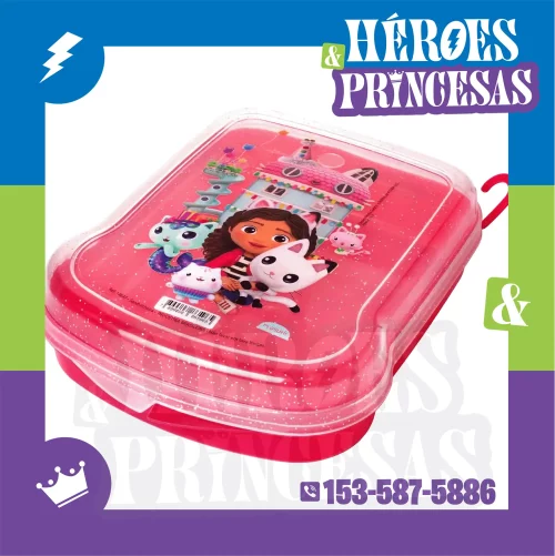 Lunchera rosa infantil con tapa ilustrada estilo Casa de Muñecas y ganchito colgante – Héroes y Princesas Lanús Argentina